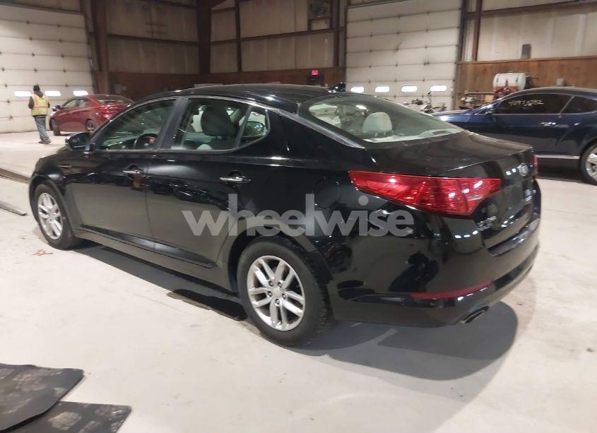 Photo 3 of 2013 Kia Optima LX (VIN 5XXGM4A79DG133110)