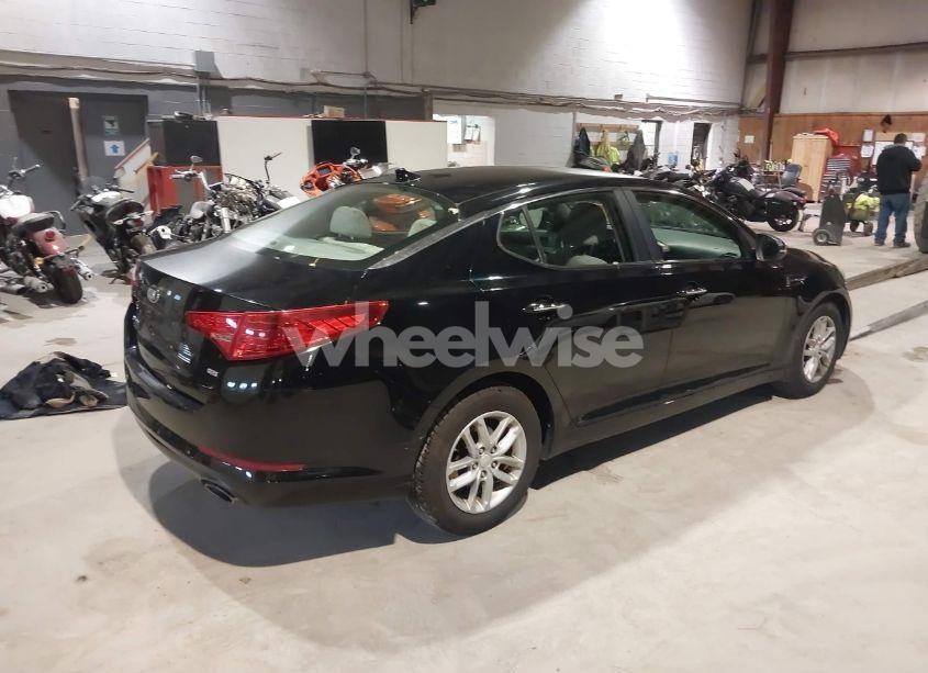 Photo 4 of 2013 Kia Optima LX (VIN 5XXGM4A79DG133110)