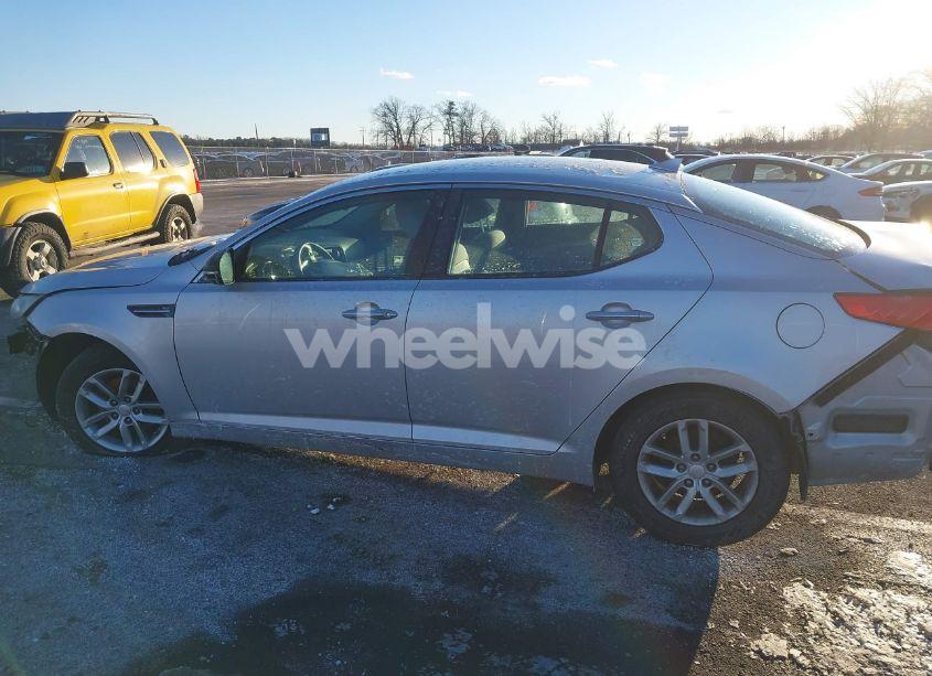 Photo 14 of 2013 Kia Optima LX (VIN 5XXGM4A79DG178936)