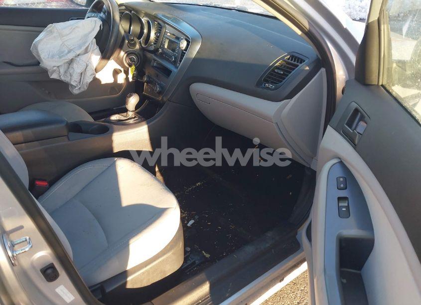 Photo 5 of 2013 Kia Optima LX (VIN 5XXGM4A79DG178936)