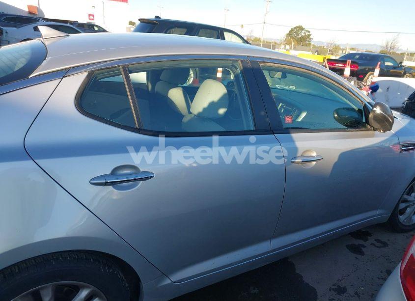 Photo 13 of 2013 Kia Optima LX (VIN 5XXGM4A79DG182632)