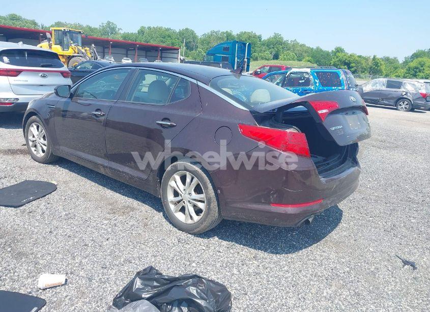 Photo 3 of 2013 Kia Optima LX (VIN 5XXGM4A79DG184784)