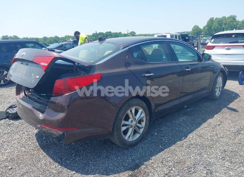 Photo 4 of 2013 Kia Optima LX (VIN 5XXGM4A79DG184784)