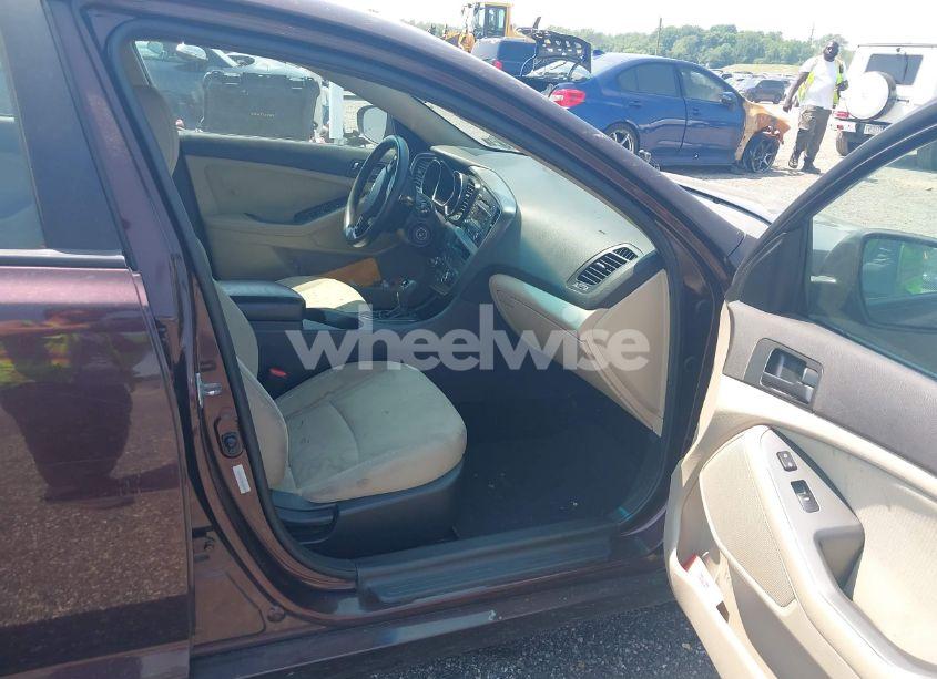 Photo 5 of 2013 Kia Optima LX (VIN 5XXGM4A79DG184784)