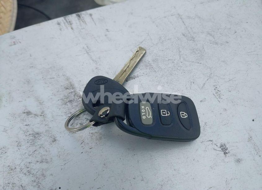 Photo 11 of 2013 Kia Optima LX (VIN 5XXGM4A79DG198328)