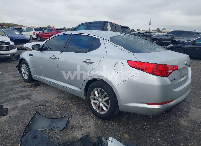 Photo 3 of 2013 Kia Optima LX (VIN 5XXGM4A79DG198328)