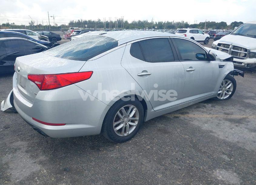 Photo 4 of 2013 Kia Optima LX (VIN 5XXGM4A79DG198328)