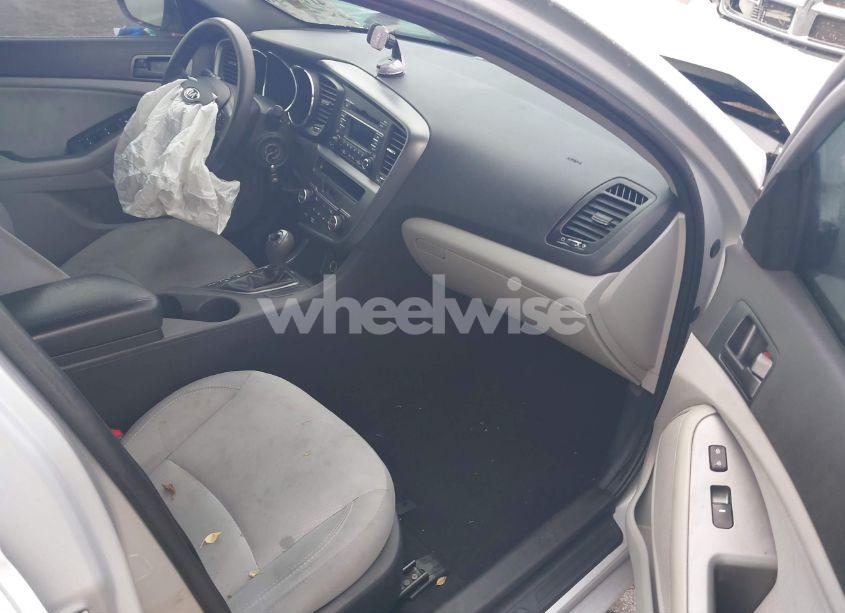 Photo 5 of 2013 Kia Optima LX (VIN 5XXGM4A79DG198328)