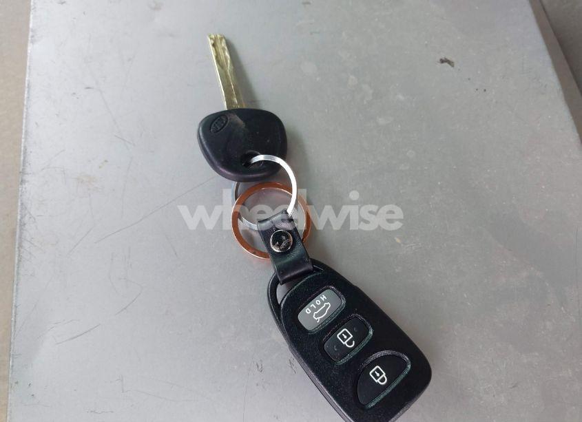 Photo 11 of 2013 Kia Optima LX (VIN 5XXGM4A79DG202071)