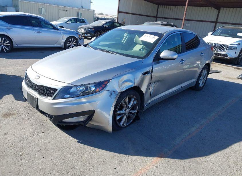 Photo 2 of 2013 Kia Optima LX (VIN 5XXGM4A79DG212860)
