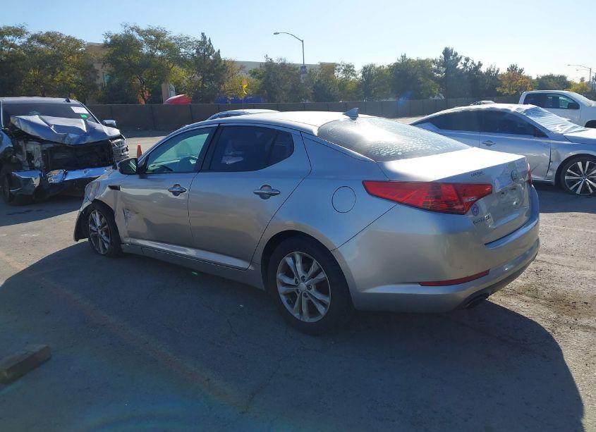 Photo 3 of 2013 Kia Optima LX (VIN 5XXGM4A79DG212860)