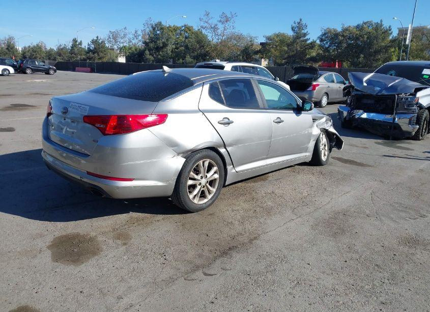 Photo 4 of 2013 Kia Optima LX (VIN 5XXGM4A79DG212860)
