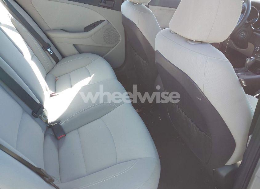 Photo 8 of 2013 Kia Optima LX (VIN 5XXGM4A79DG233787)