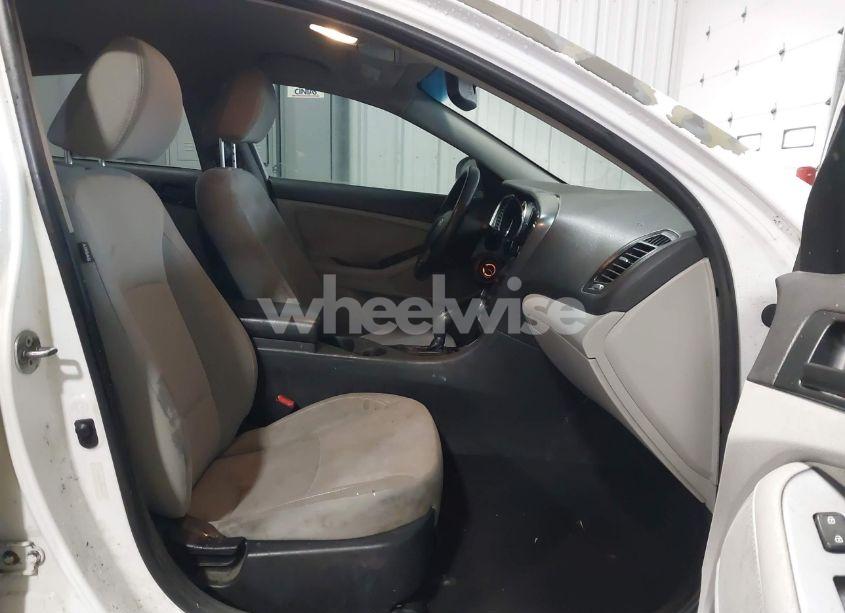 Photo 5 of 2013 Kia Optima LX (VIN 5XXGM4A79DG239508)