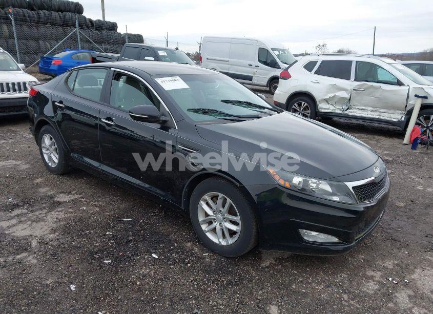 2013 Kia Optima LX (VIN 5XXGM4A79DG257197) main photo
