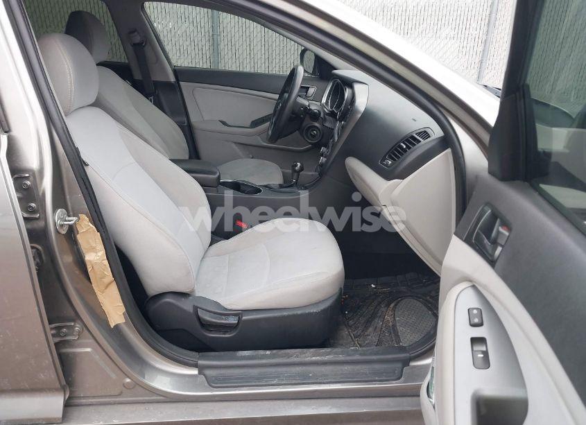 Photo 5 of 2014 Kia Optima LX (VIN 5XXGM4A79EG280285)