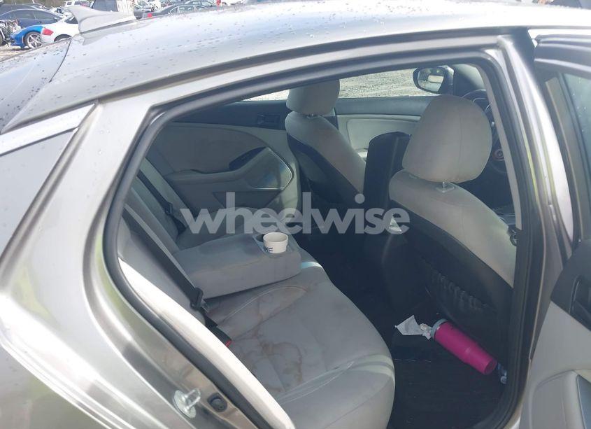 Photo 8 of 2014 Kia Optima LX (VIN 5XXGM4A79EG303144)