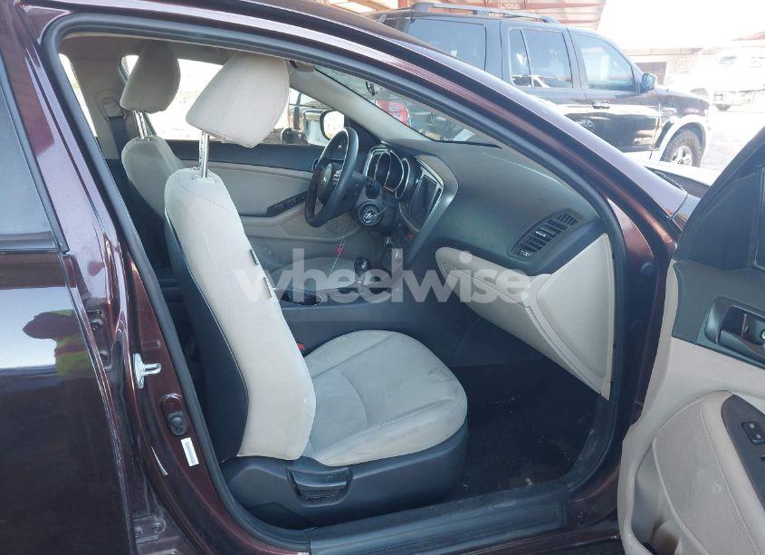 Photo 5 of 2014 Kia Optima LX (VIN 5XXGM4A79EG316606)