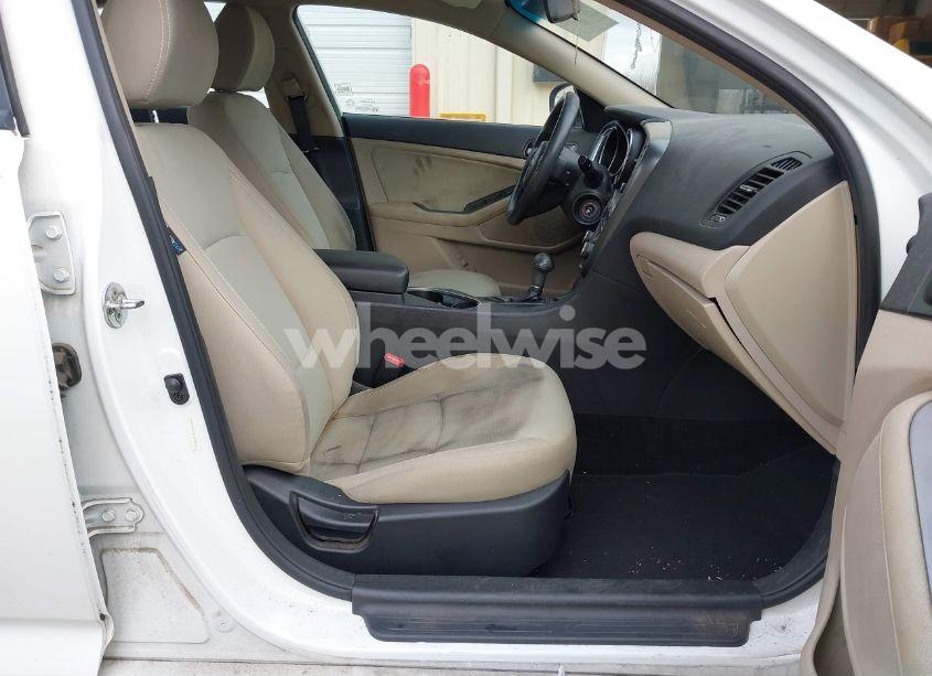 Photo 5 of 2014 Kia Optima LX (VIN 5XXGM4A79EG338251)