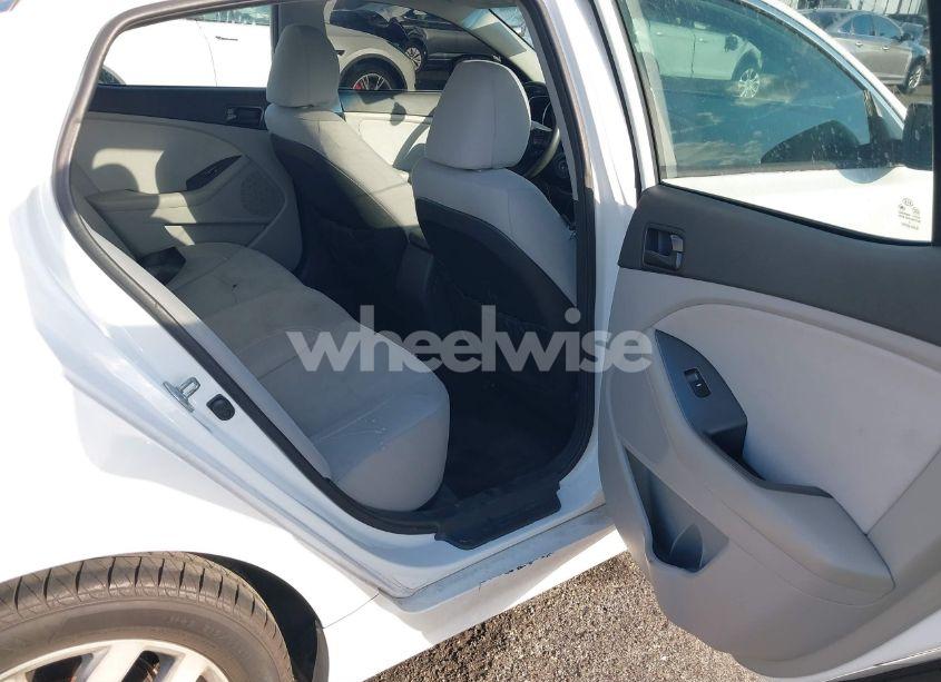 Photo 8 of 2014 Kia Optima LX (VIN 5XXGM4A79EG341540)