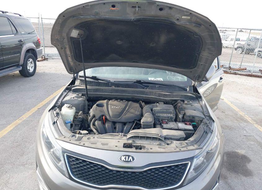 Photo 10 of 2014 Kia Optima LX (VIN 5XXGM4A79EG343661)