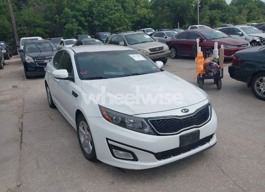 2015 Kia Optima LX (VIN 5XXGM4A79FG354452) main photo