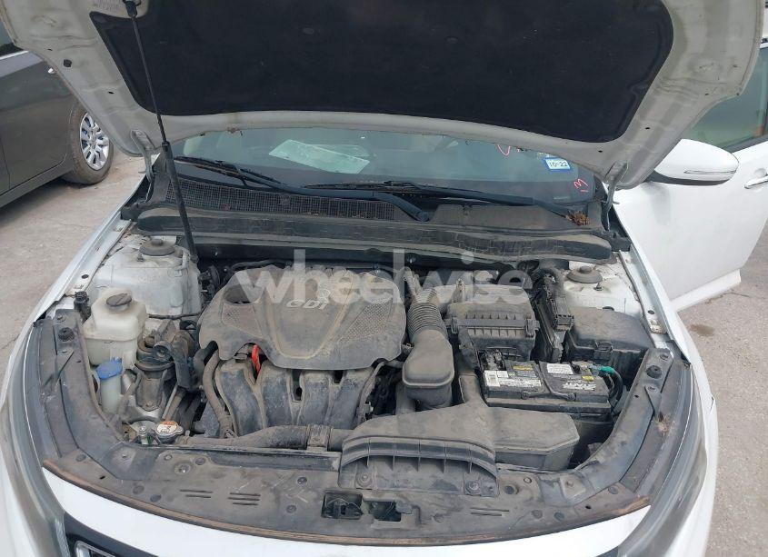 Photo 10 of 2015 Kia Optima LX (VIN 5XXGM4A79FG354452)