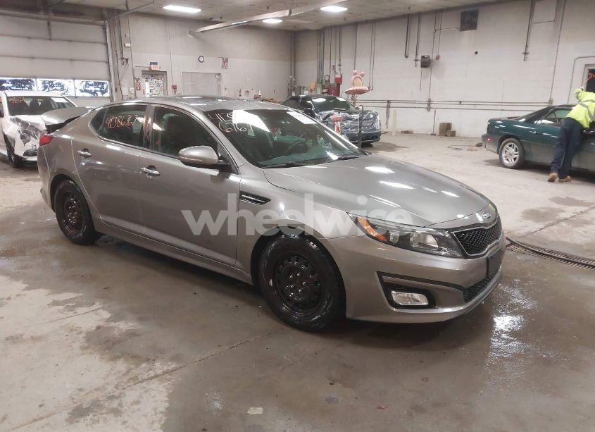 2015 Kia Optima LX (VIN 5XXGM4A79FG400944) main photo