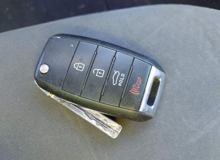 Photo 11 of 2015 Kia Optima LX (VIN 5XXGM4A79FG429568)