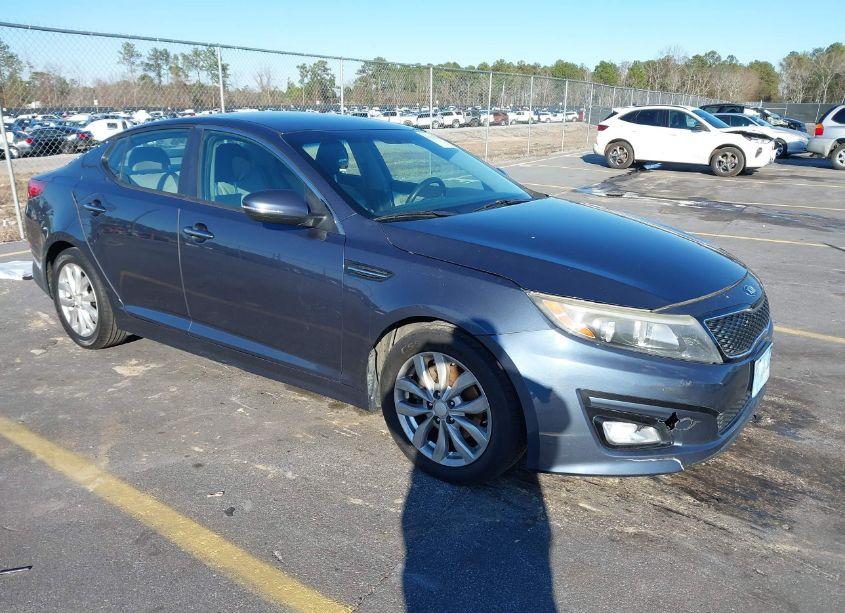 2015 Kia Optima LX (VIN 5XXGM4A79FG461226) main photo