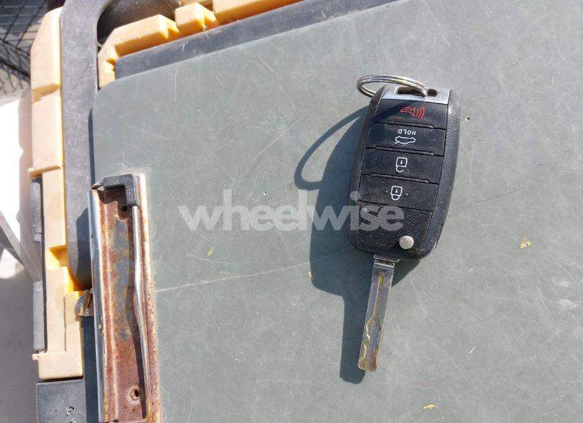 Photo 11 of 2015 Kia Optima LX (VIN 5XXGM4A79FG473375)