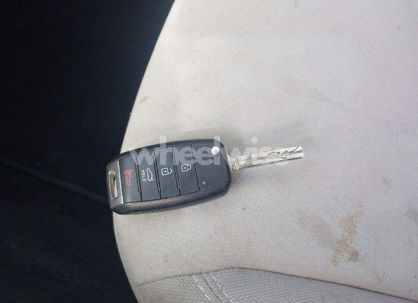 Photo 11 of 2015 Kia Optima LX (VIN 5XXGM4A79FG502356)