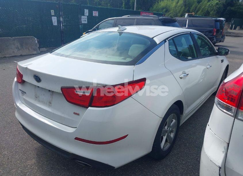 Photo 4 of 2015 Kia Optima LX (VIN 5XXGM4A79FG502356)