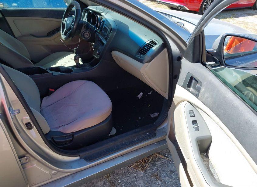 Photo 5 of 2012 Kia Optima LX (VIN 5XXGM4A7XCG022435)