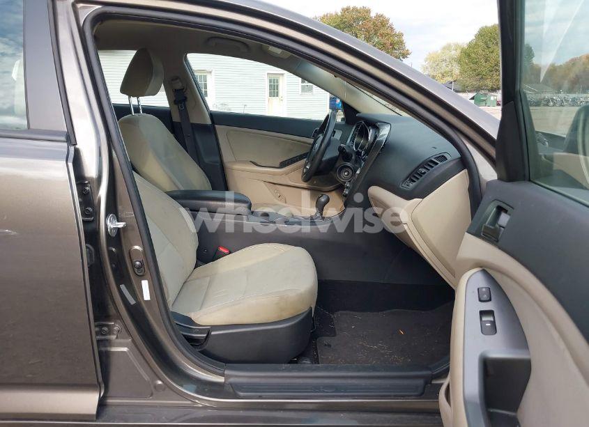 Photo 5 of 2012 Kia Optima LX (VIN 5XXGM4A7XCG056150)