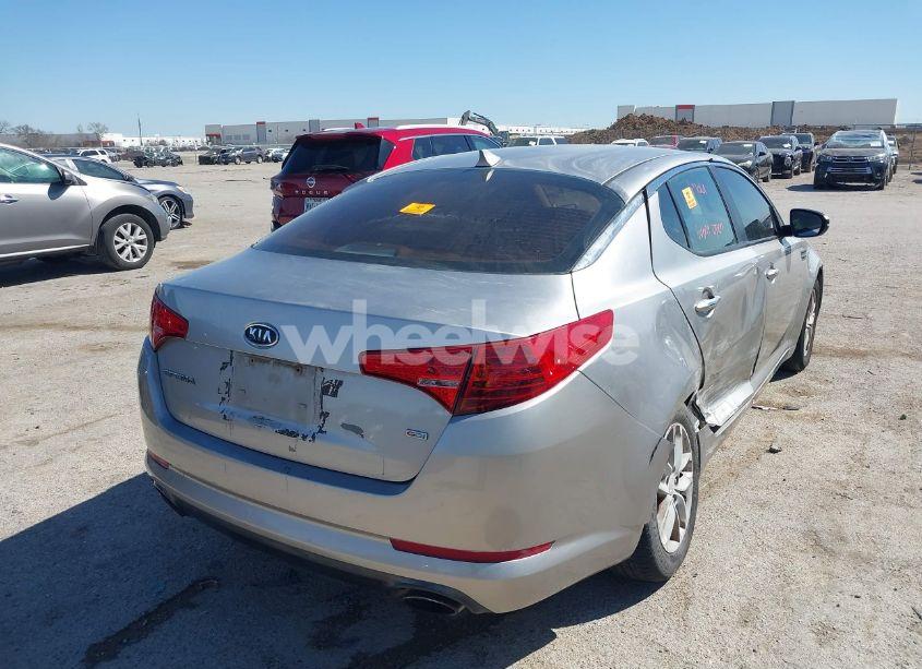 Photo 4 of 2012 Kia Optima LX (VIN 5XXGM4A7XCG057301)
