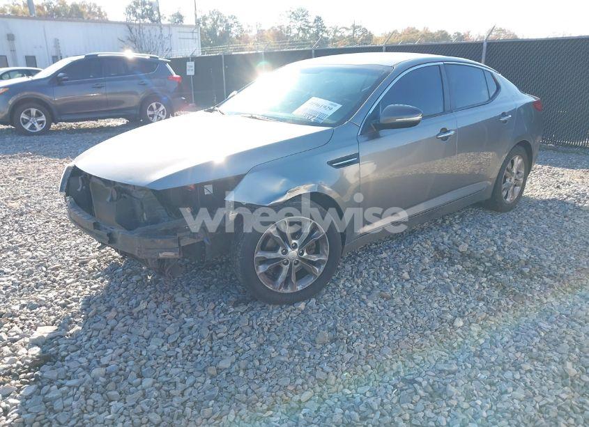 Photo 2 of 2013 Kia Optima LX (VIN 5XXGM4A7XDG116008)