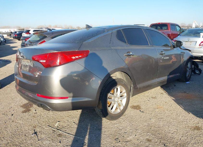 Photo 4 of 2013 Kia Optima LX (VIN 5XXGM4A7XDG117983)