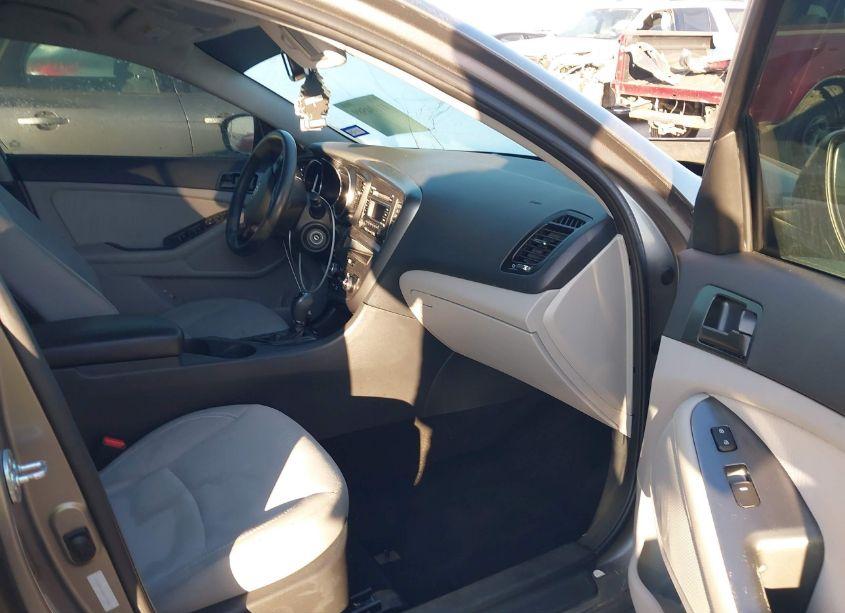 Photo 5 of 2013 Kia Optima LX (VIN 5XXGM4A7XDG117983)