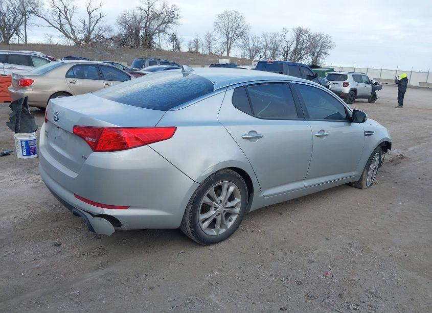 Photo 4 of 2013 Kia Optima LX (VIN 5XXGM4A7XDG122164)