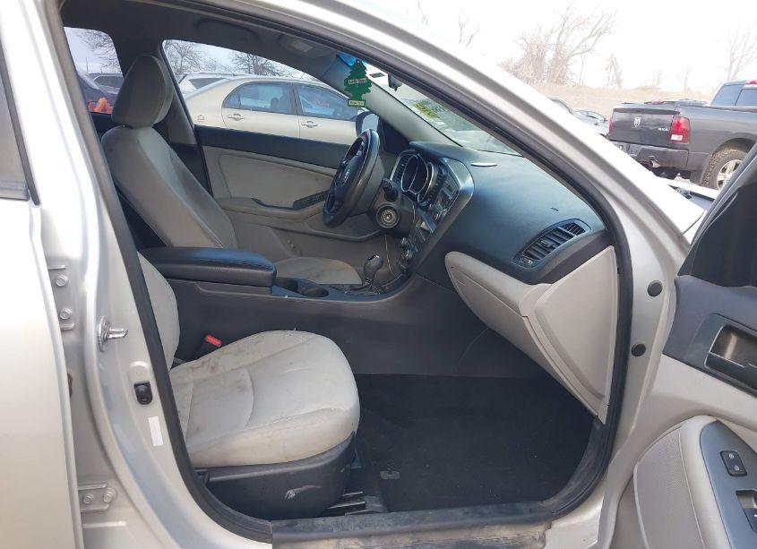 Photo 5 of 2013 Kia Optima LX (VIN 5XXGM4A7XDG122164)