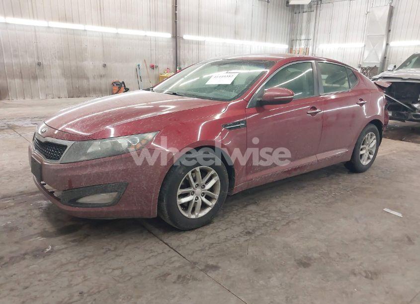 Photo 2 of 2013 Kia Optima LX (VIN 5XXGM4A7XDG158985)
