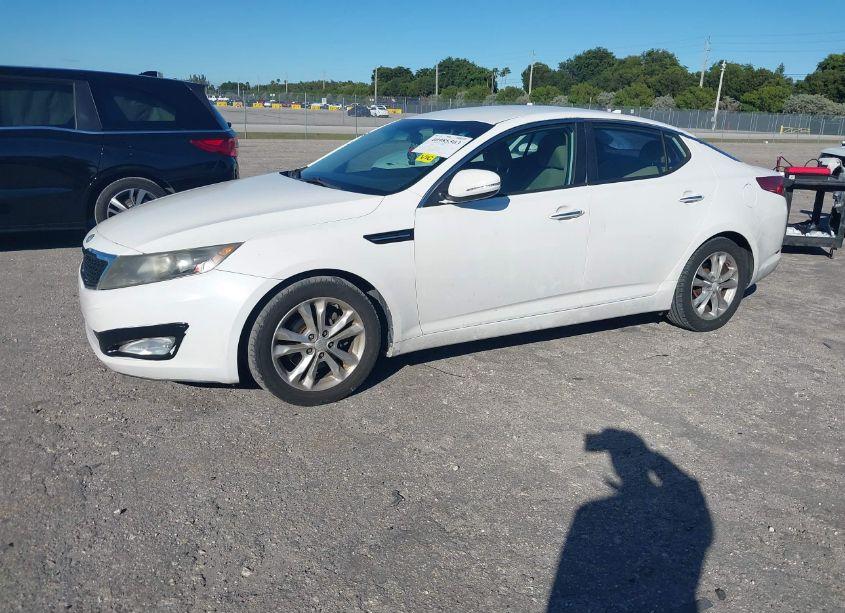 Photo 2 of 2013 Kia Optima LX (VIN 5XXGM4A7XDG183398)