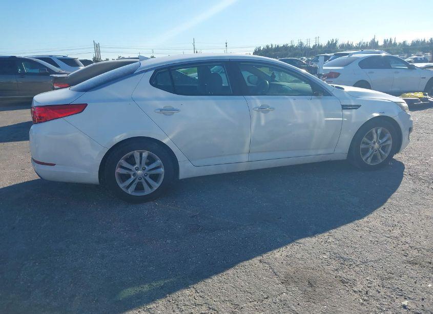 Photo 4 of 2013 Kia Optima LX (VIN 5XXGM4A7XDG183398)