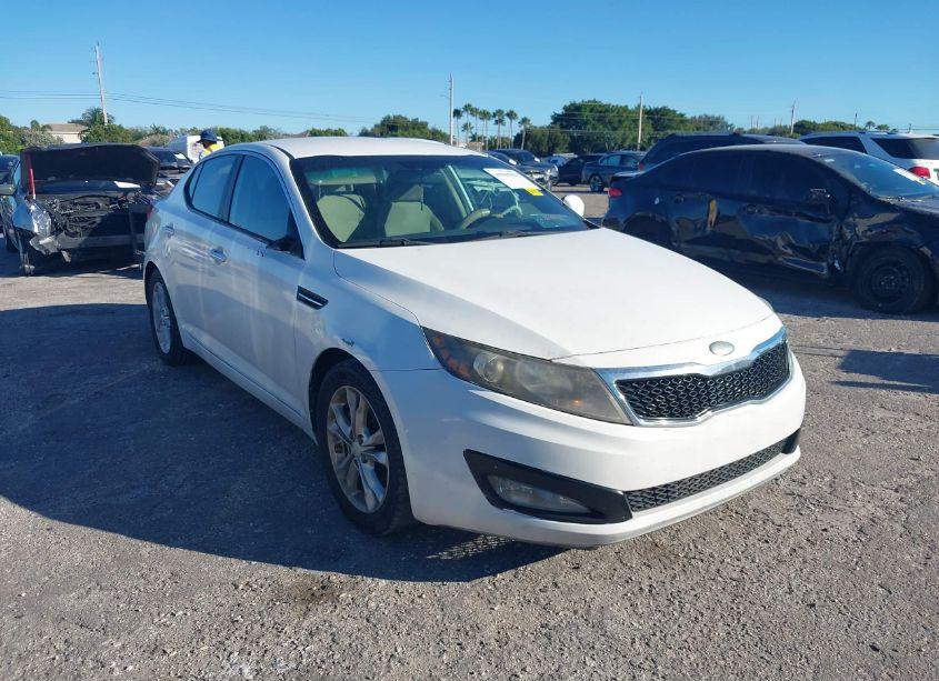 Photo 6 of 2013 Kia Optima LX (VIN 5XXGM4A7XDG183398)