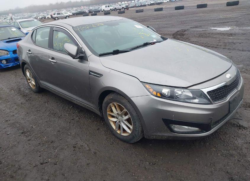 2013 Kia Optima LX (VIN 5XXGM4A7XDG187922) main photo