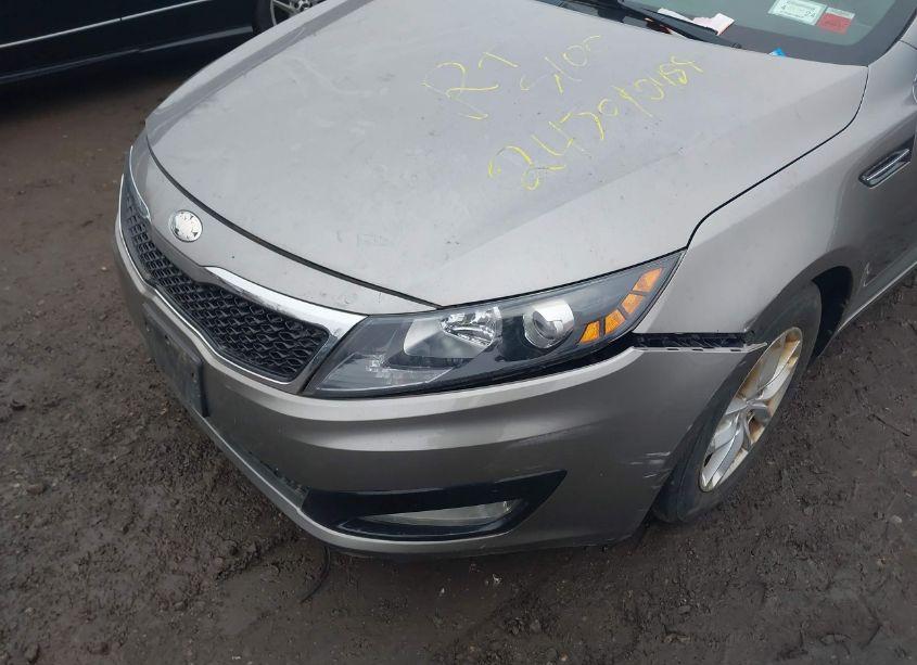 Photo 6 of 2013 Kia Optima LX (VIN 5XXGM4A7XDG187922)