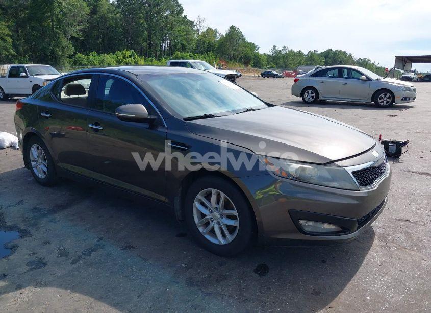 2013 Kia Optima LX (VIN 5XXGM4A7XDG197060) main photo