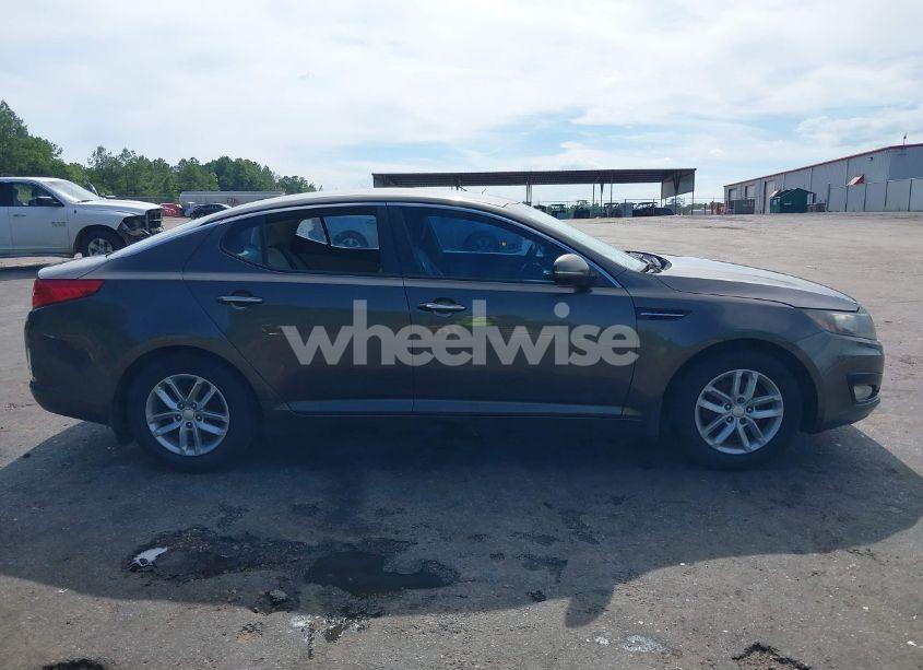 Photo 12 of 2013 Kia Optima LX (VIN 5XXGM4A7XDG197060)