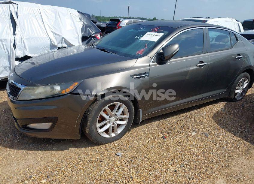 Photo 2 of 2013 Kia Optima LX (VIN 5XXGM4A7XDG197060)